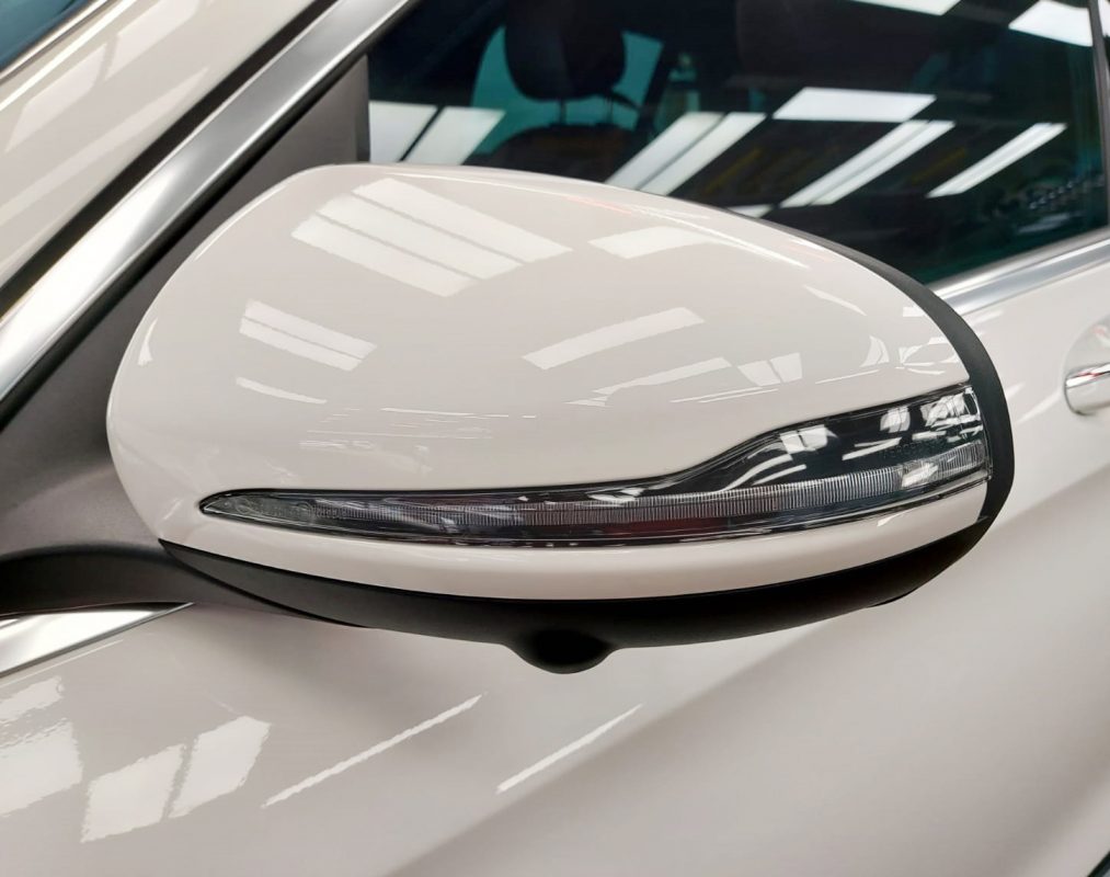 Side panel of the Mercedes-Benz GLC300 with the titanium finish locked in.