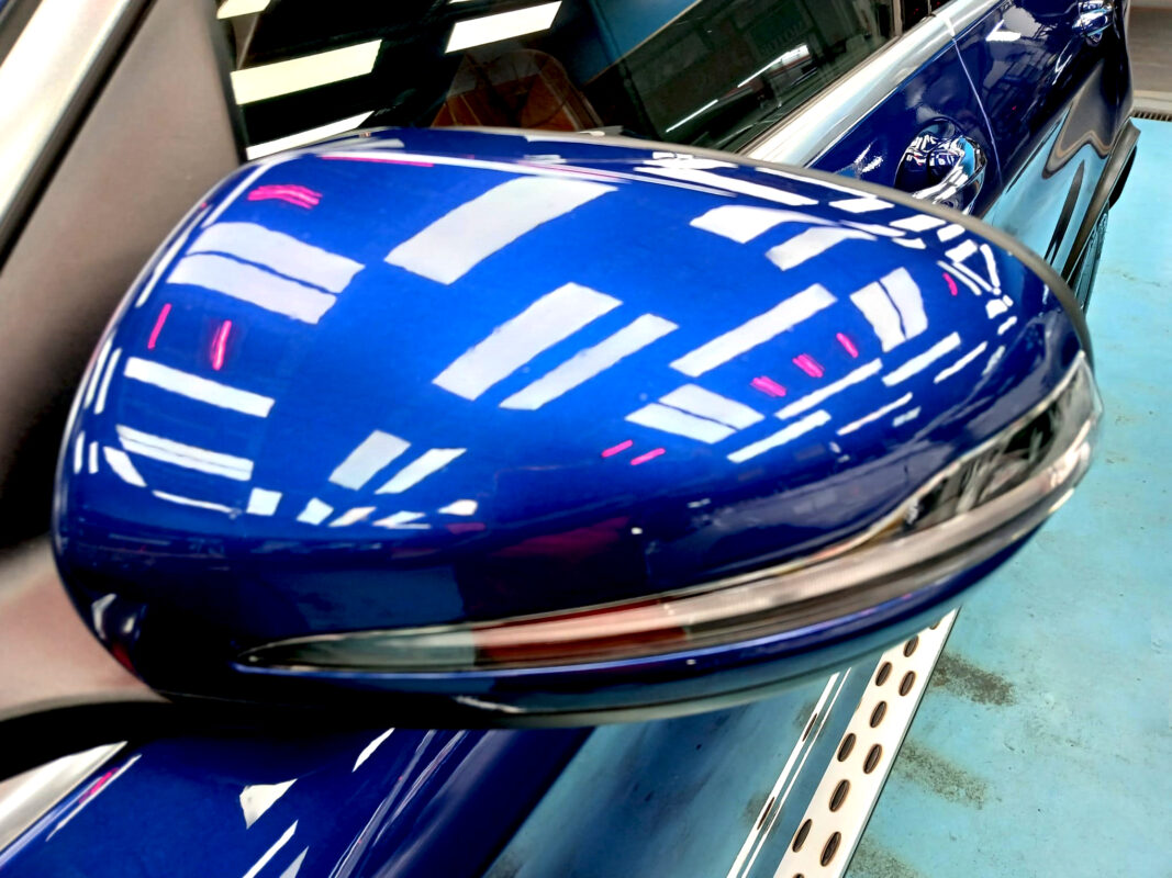 Side panel of the Mercedes-Benz GLC300 with the titanium finish locked in.