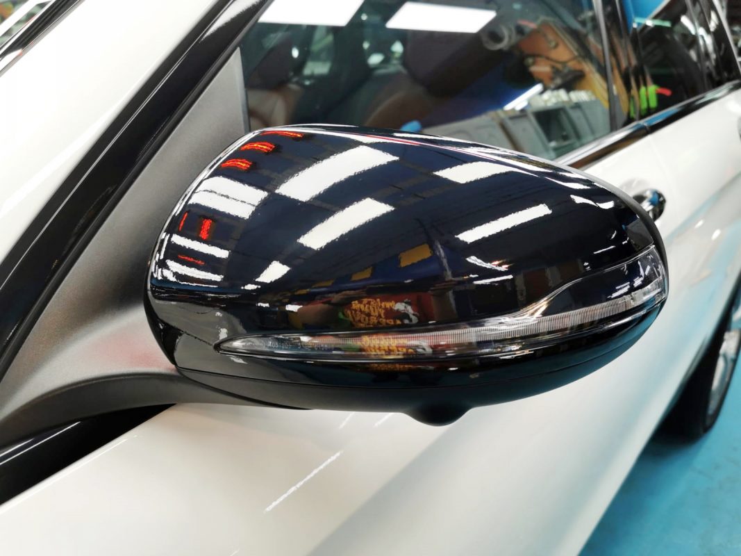 Side panel of the Mercedes-Benz GLC300 with the ceramic finish locked in.
