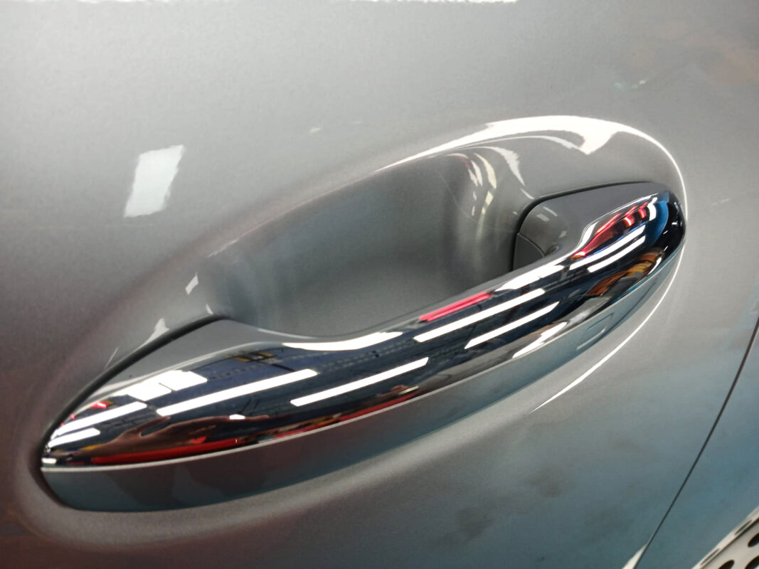 Front three-quarter view of the Mercedes-Benz GLC300 after coating.