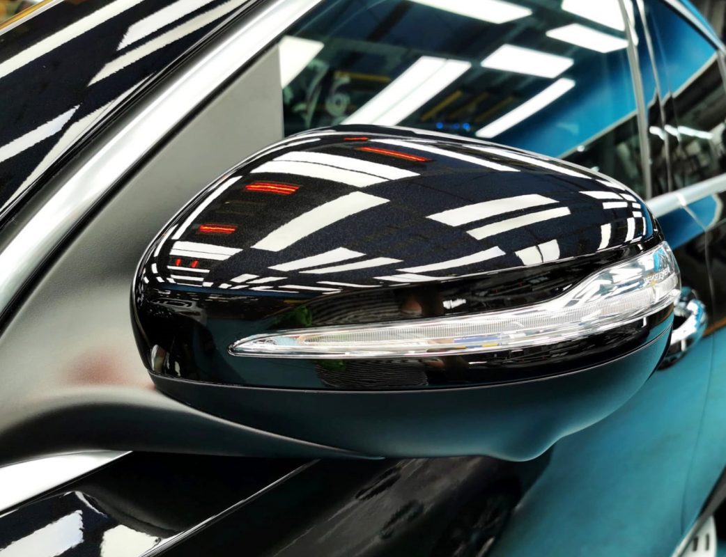 Side panel of the Mercedes-Benz GLE450 with the ceramic finish locked in.