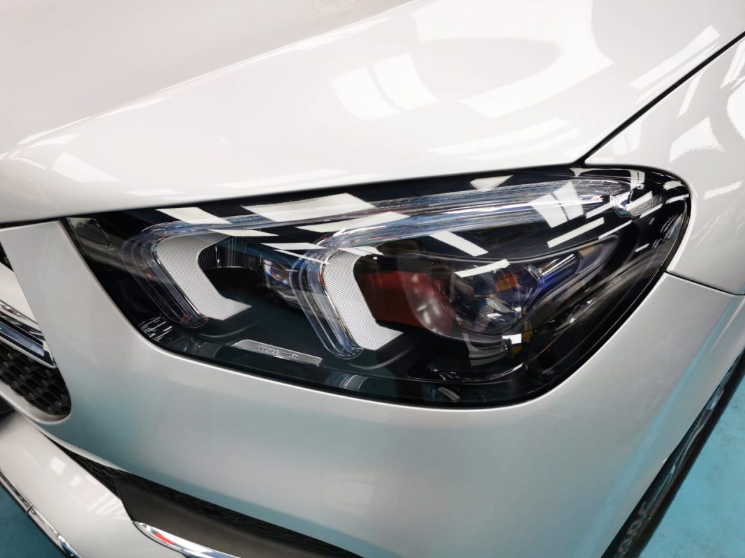 The GLE450's coated paintwork showing clean reflections.