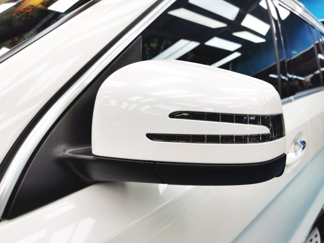 Side panel of the GLS400 with the titanium finish locked in.