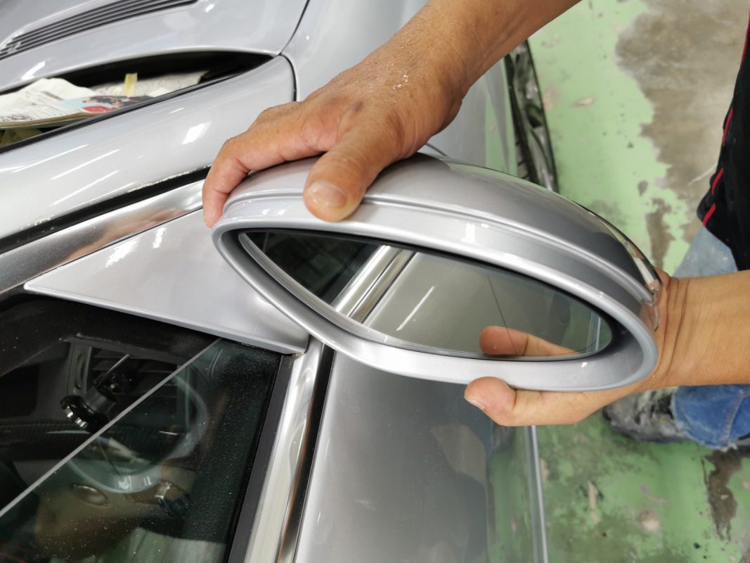 Polishing the new paint on the S350L to bring up the shine.