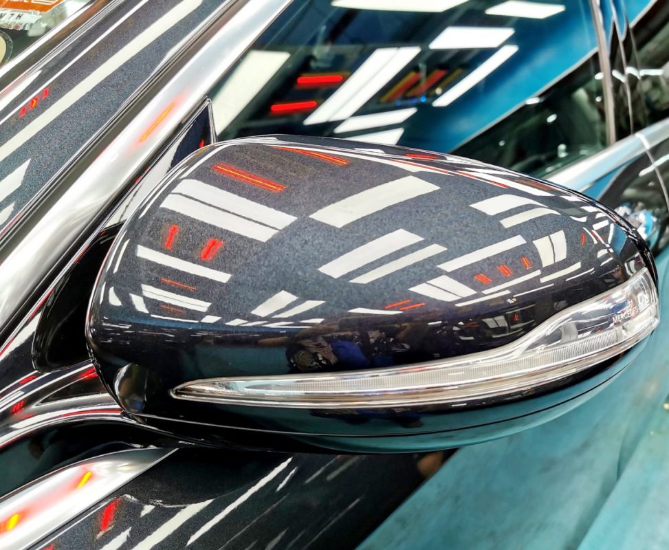 Side panel of the S400L with the titanium finish locked in.