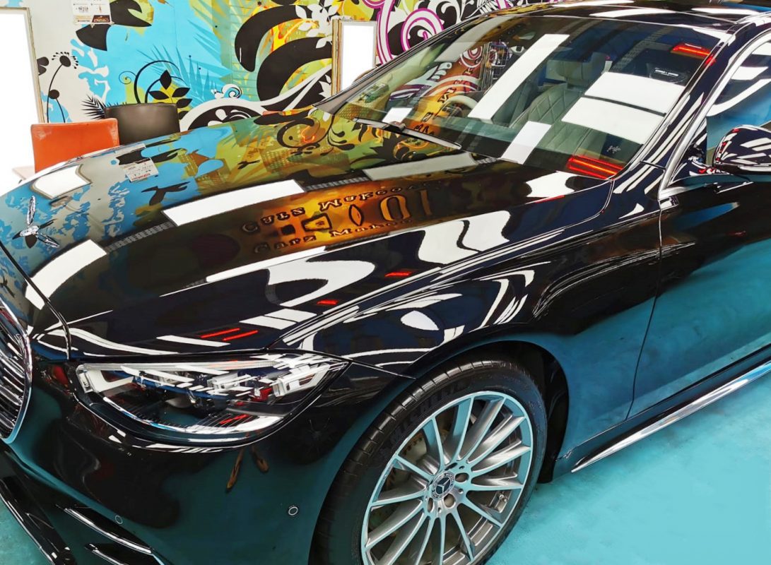 The Mercedes-Benz S500L from a side angle after the ceramic coating.