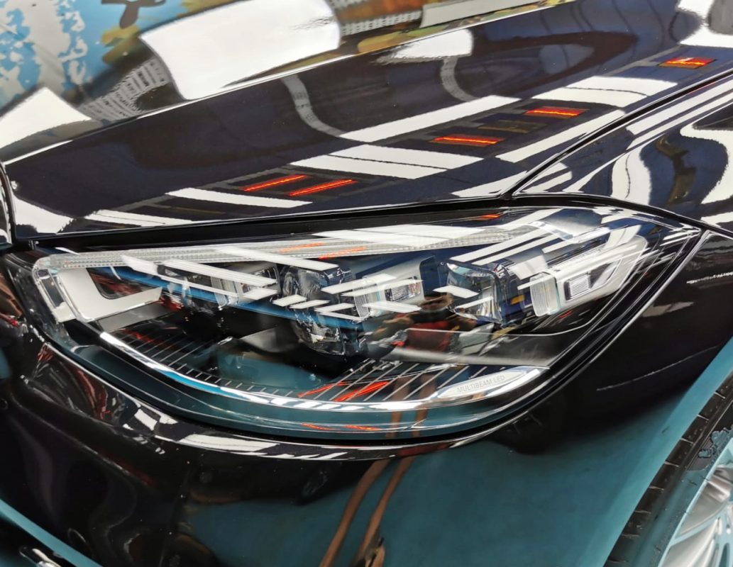 The S500L's coated paintwork showing clean reflections.
