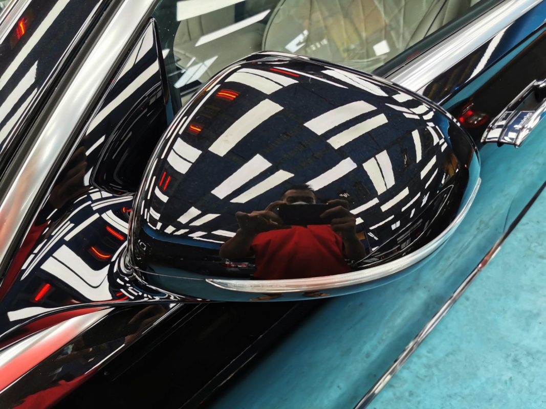Side panel of the S500L with the ceramic finish locked in.