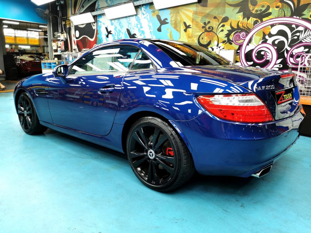 A finished detail of the resprayed Mercedes-Benz SLK200.