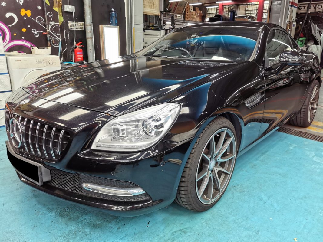 The Mercedes-Benz SLK200 as it arrived at Revol Carz before the respray.