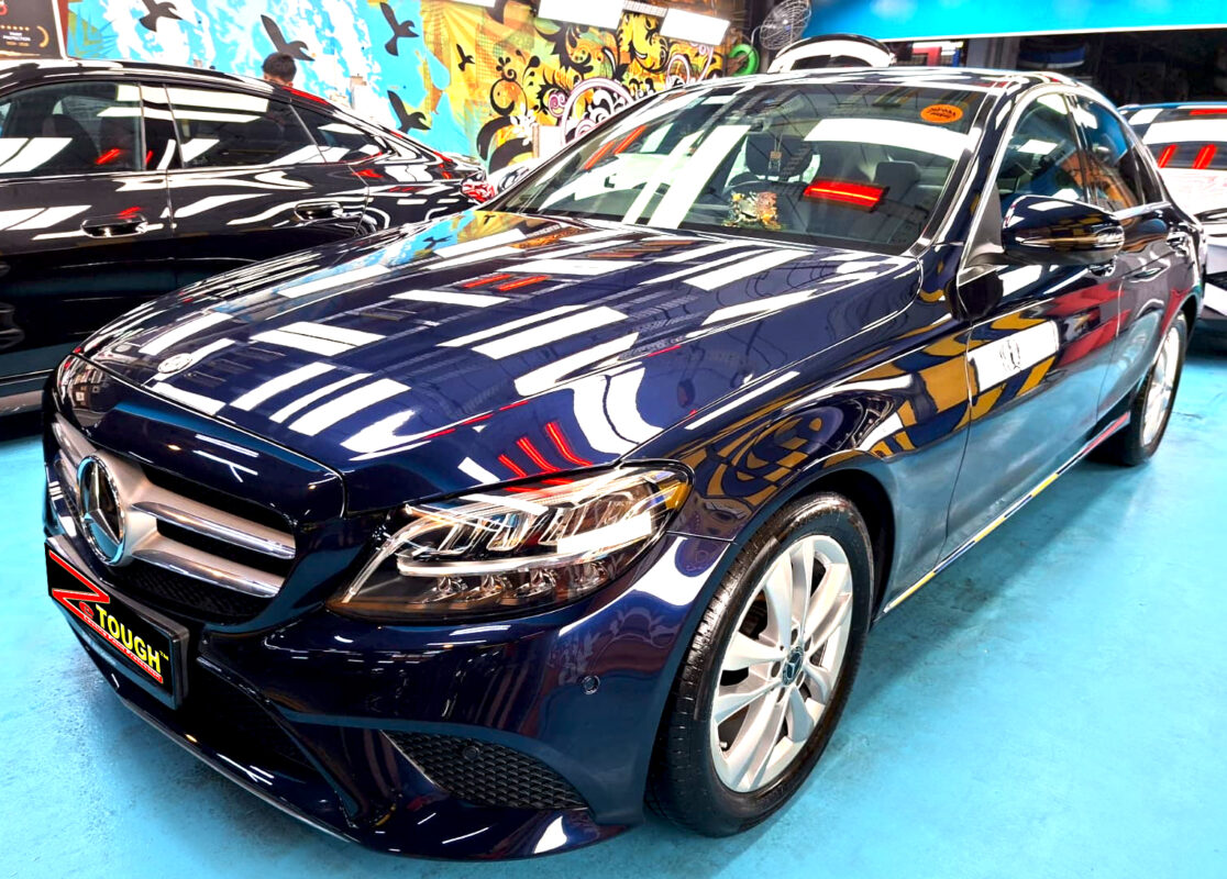 Mercedes-Benz C180, glossy after its ZeTough Ceramic coating.
