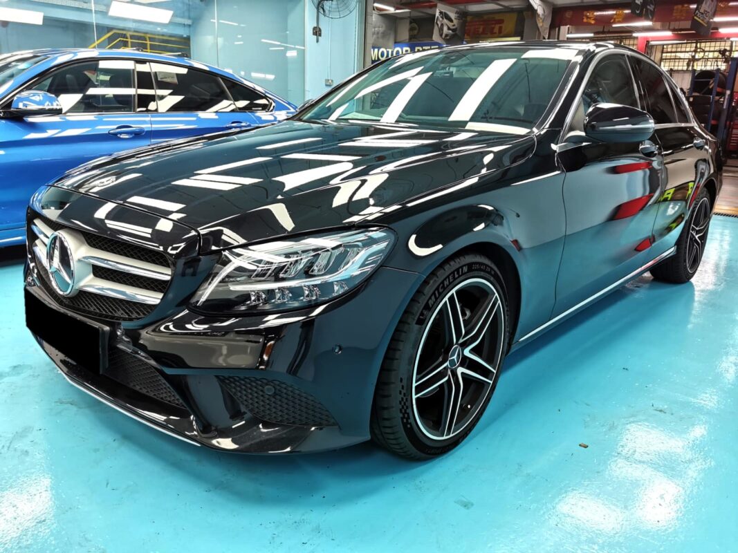 The Mercedes-Benz C200 as it arrived at Revol Carz, before the respray.