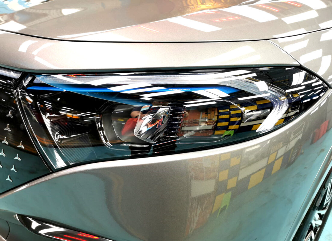 Glossy bodywork of the Mercedes-Benz EQ250 after coating.