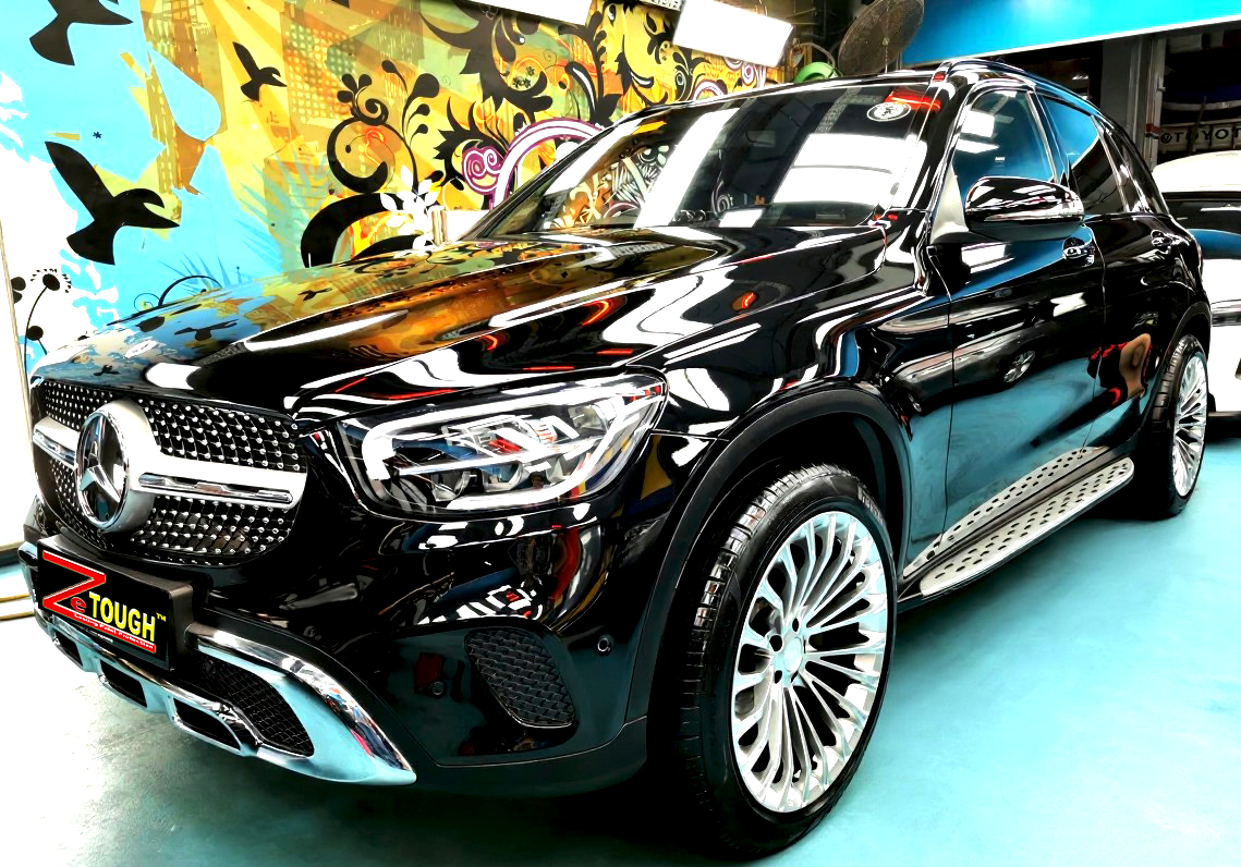 Mercedes-Benz GLC200, glossy after its ZeTough Titanium coating.