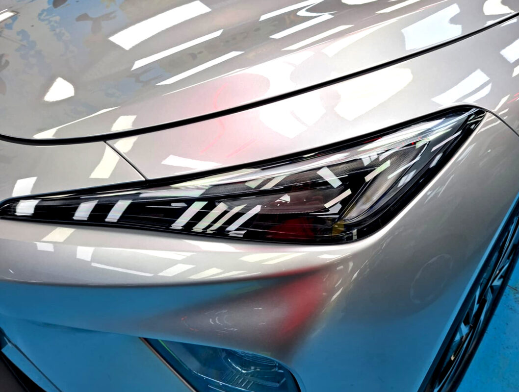 Glossy bodywork of the MG S6 after coating.