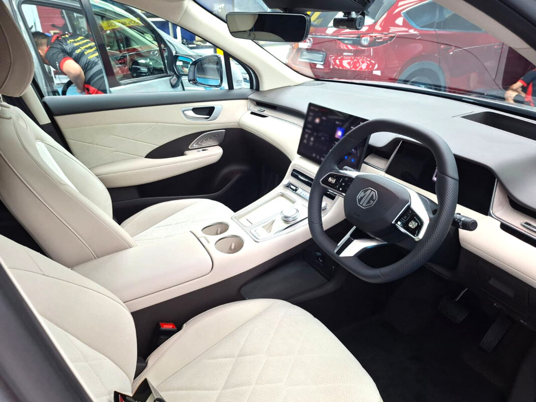 The MG S6's protected, high-gloss finish.