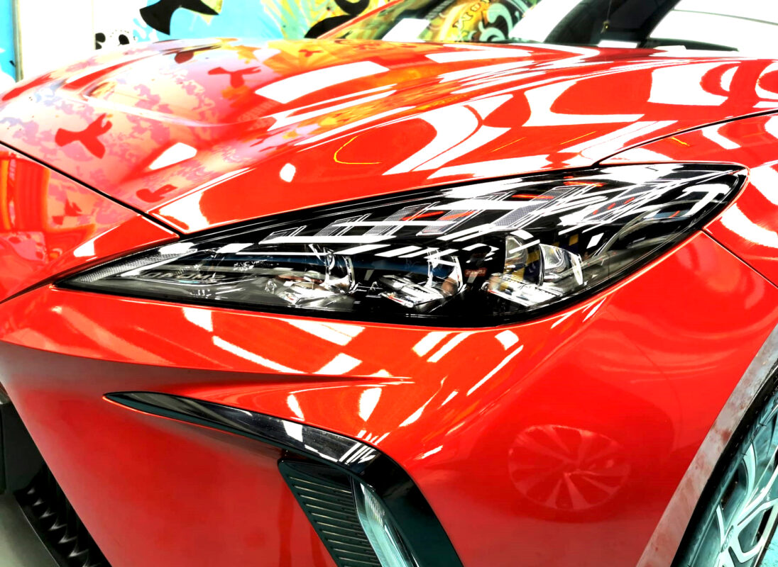 Glossy bodywork of the MG4 EV after coating.