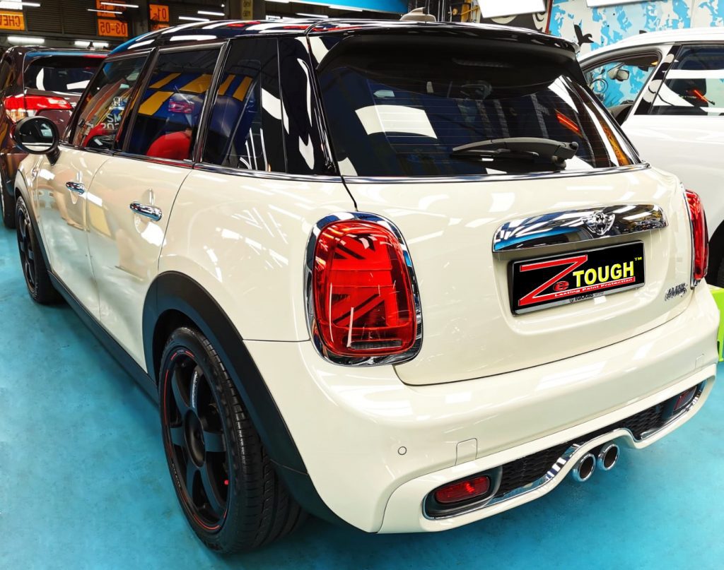 The polished rim of the Cooper S after detailing.