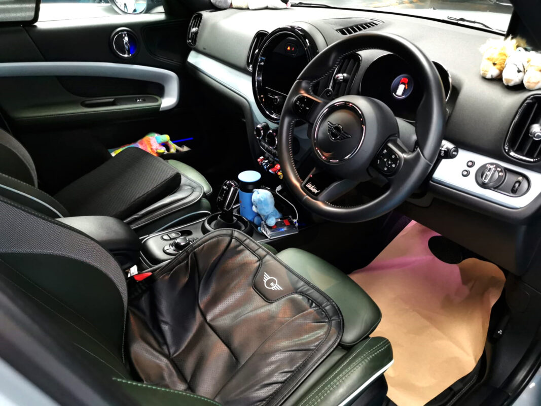 Detail of the MINI Countryman's bodywork sealed with ZeTough Ceramic.