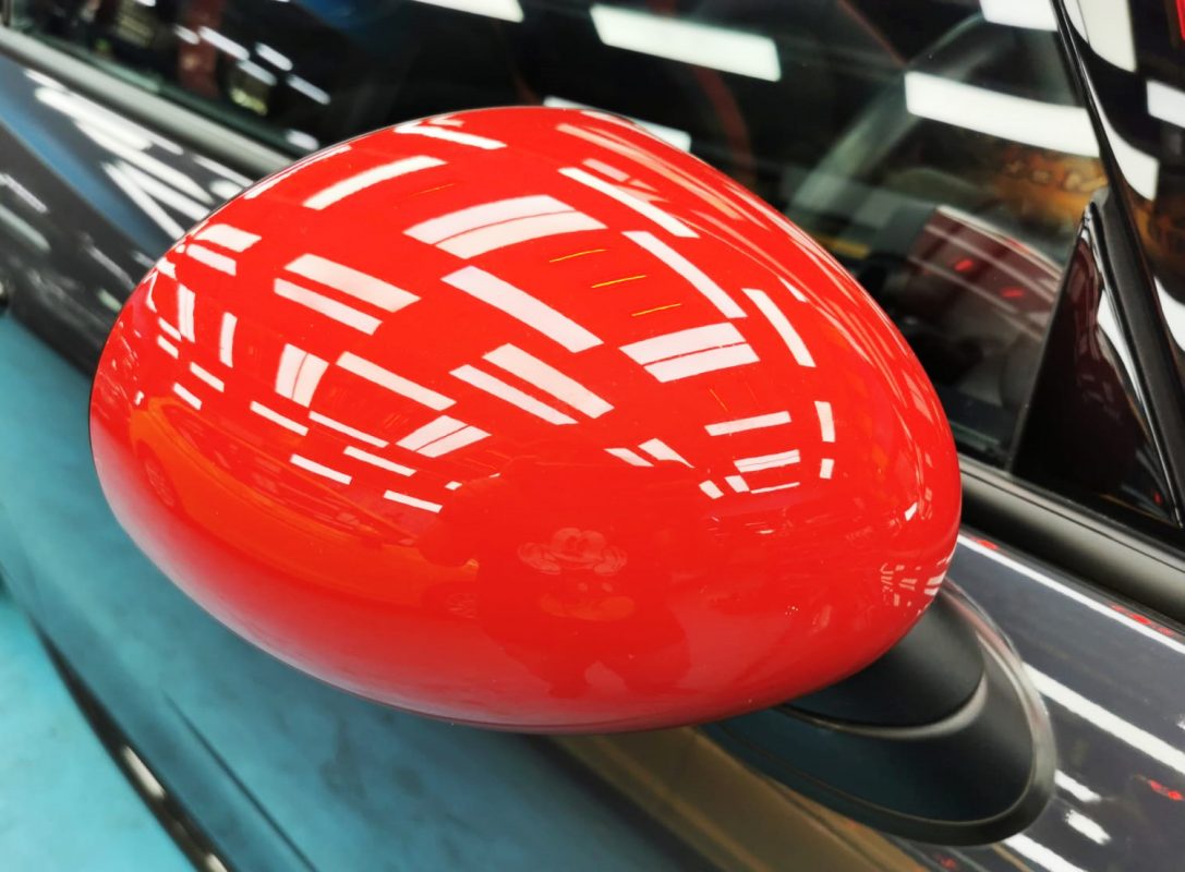 Side panel of the MINI John Cooper with the ceramic finish locked in.