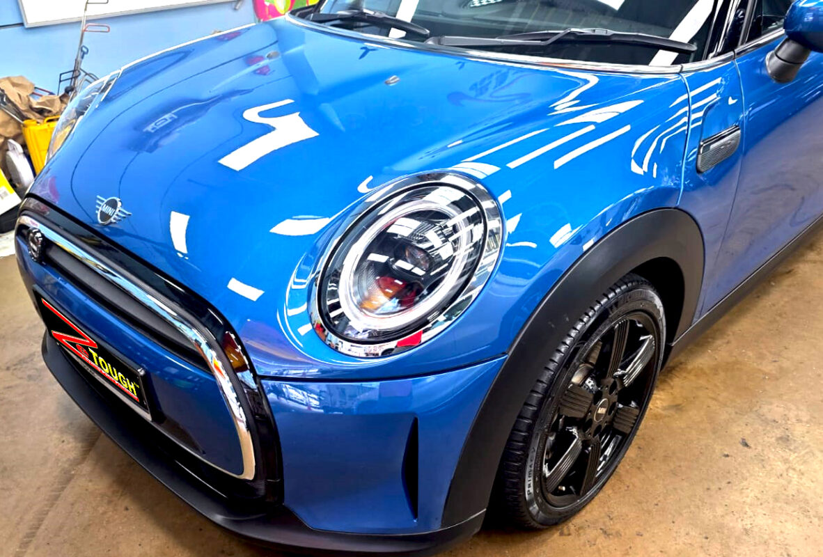 Side view of the MINI One after the ceramic coating.