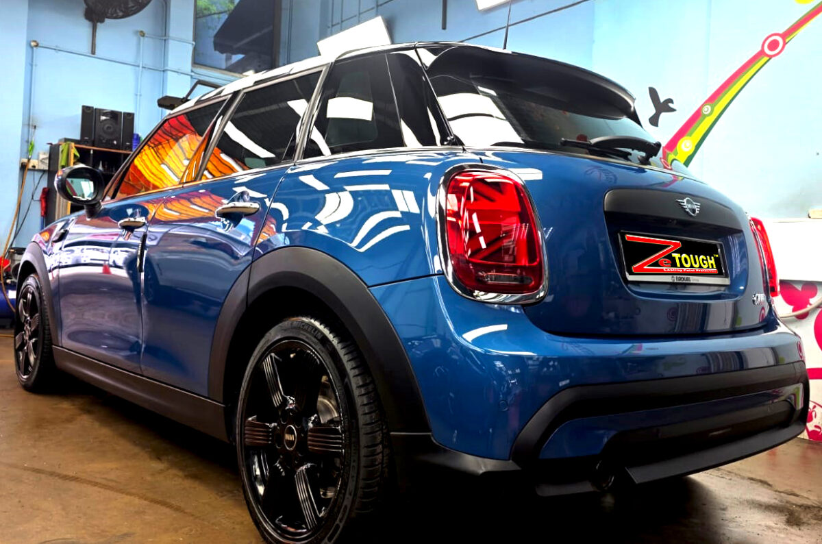 Wheel and arch detail on the freshly coated MINI One.