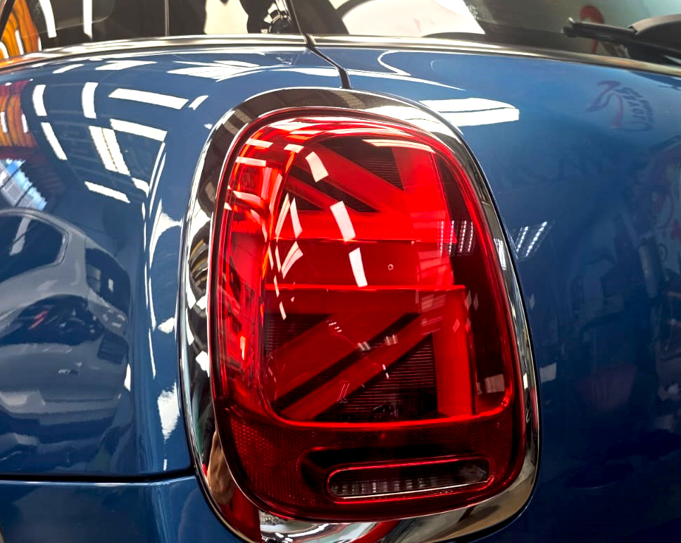Side panel of the MINI One with the ceramic finish locked in.