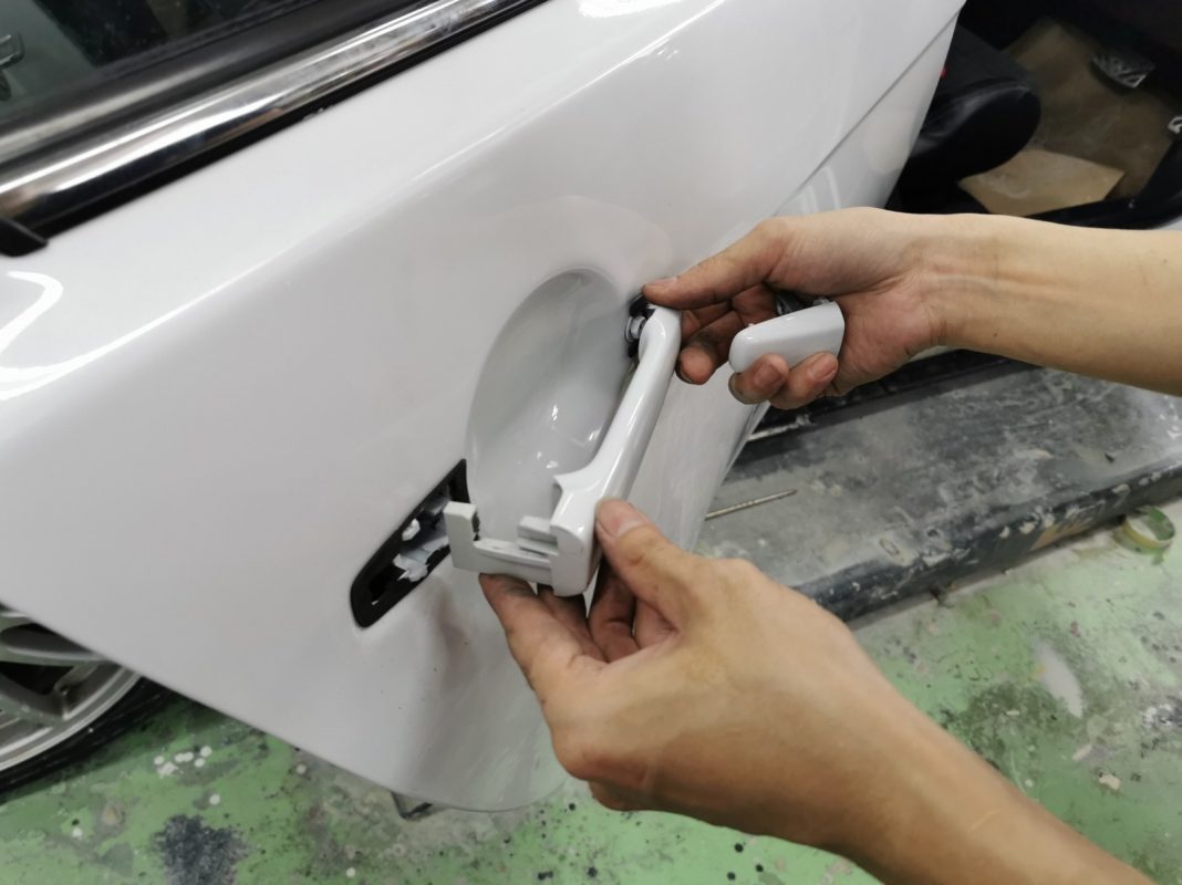 Glossy body panels on the resprayed Evo.