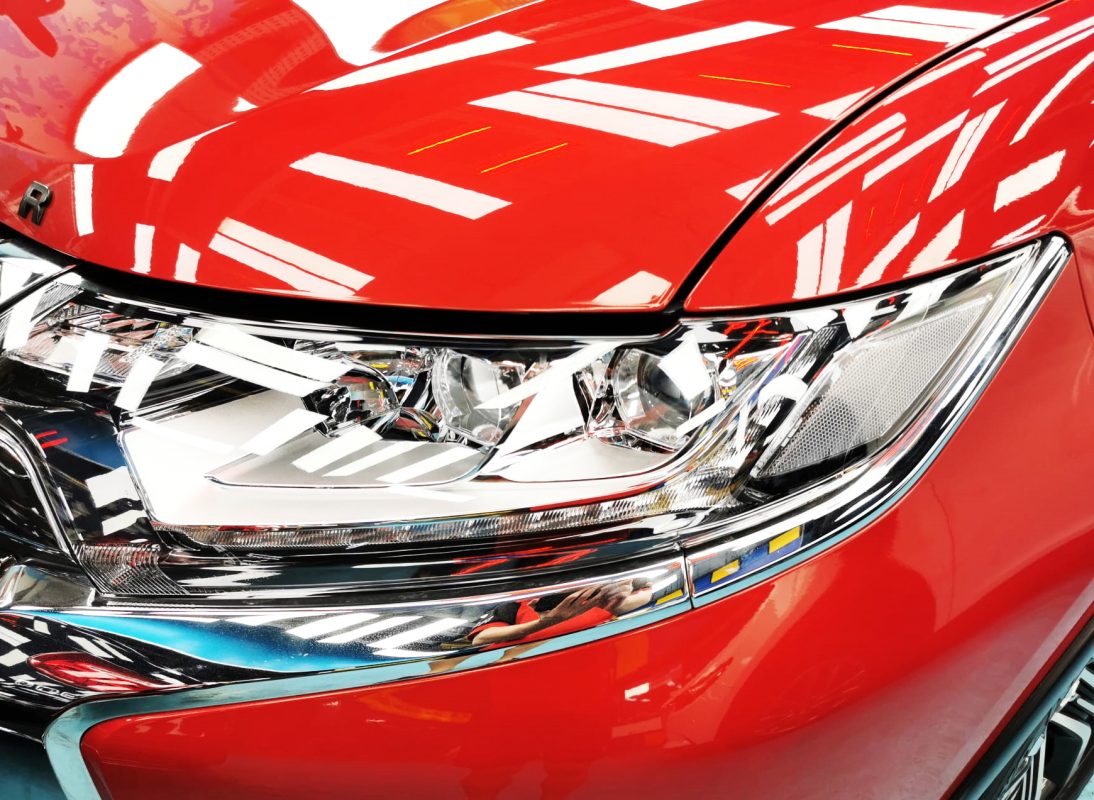 The Outlander's coated paintwork showing clean reflections.