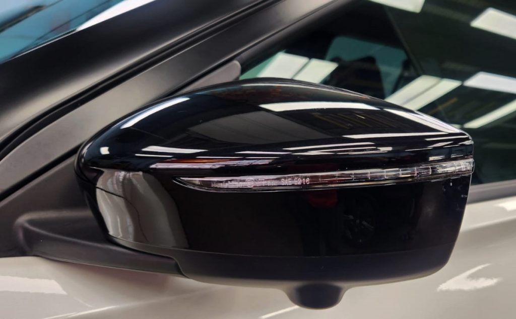 Side panel of the Nissan Kicks with the titanium finish locked in.