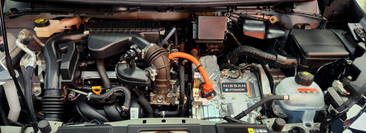 Front three-quarter view of the Nissan Note, freshly coated.
