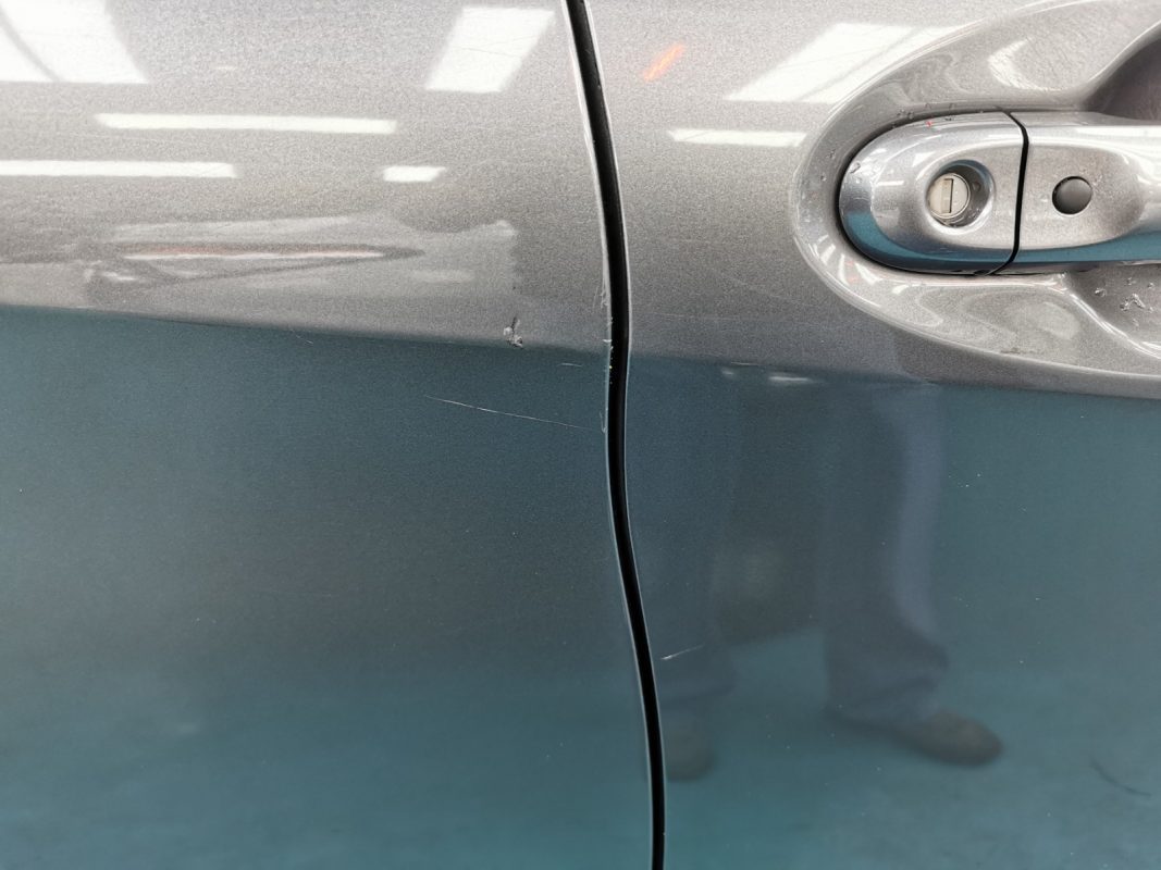 The Nissan Note from another angle at intake.