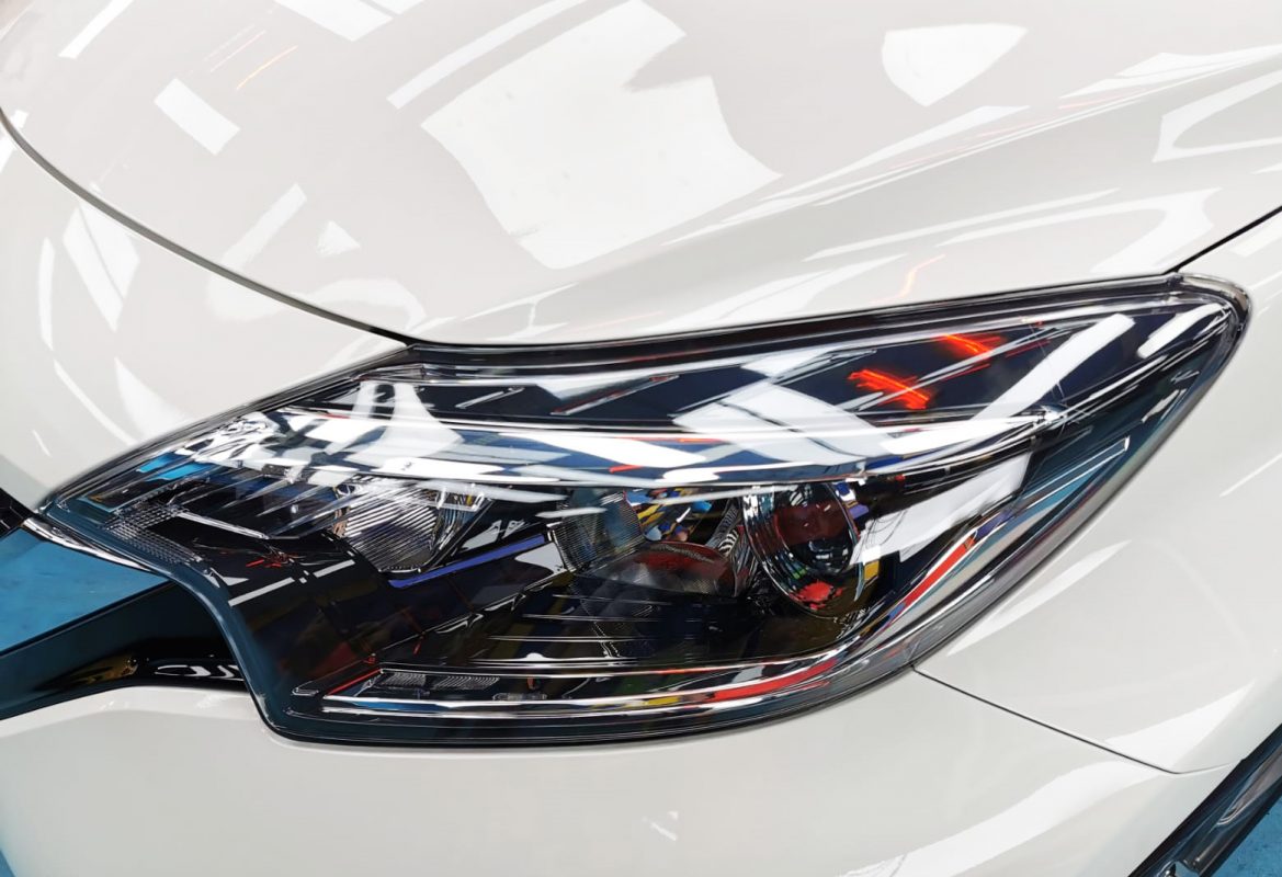 The Note's coated paintwork showing clean reflections.