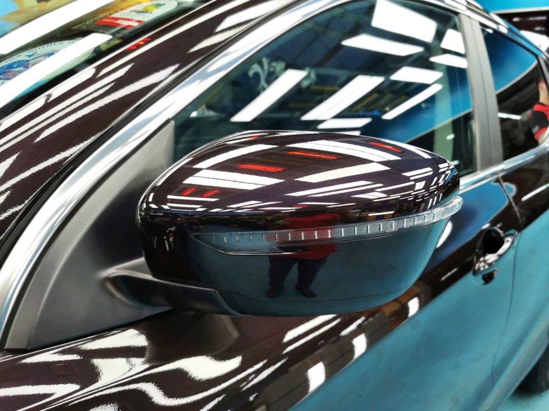Side panel of the Nissan Qashqai with the ceramic finish locked in.