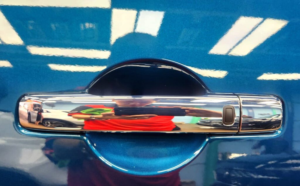 Rear quarter of the Nissan Serena, glossy and protected.