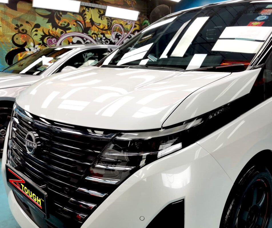 Side view of the Nissan Serena after the ceramic coating.