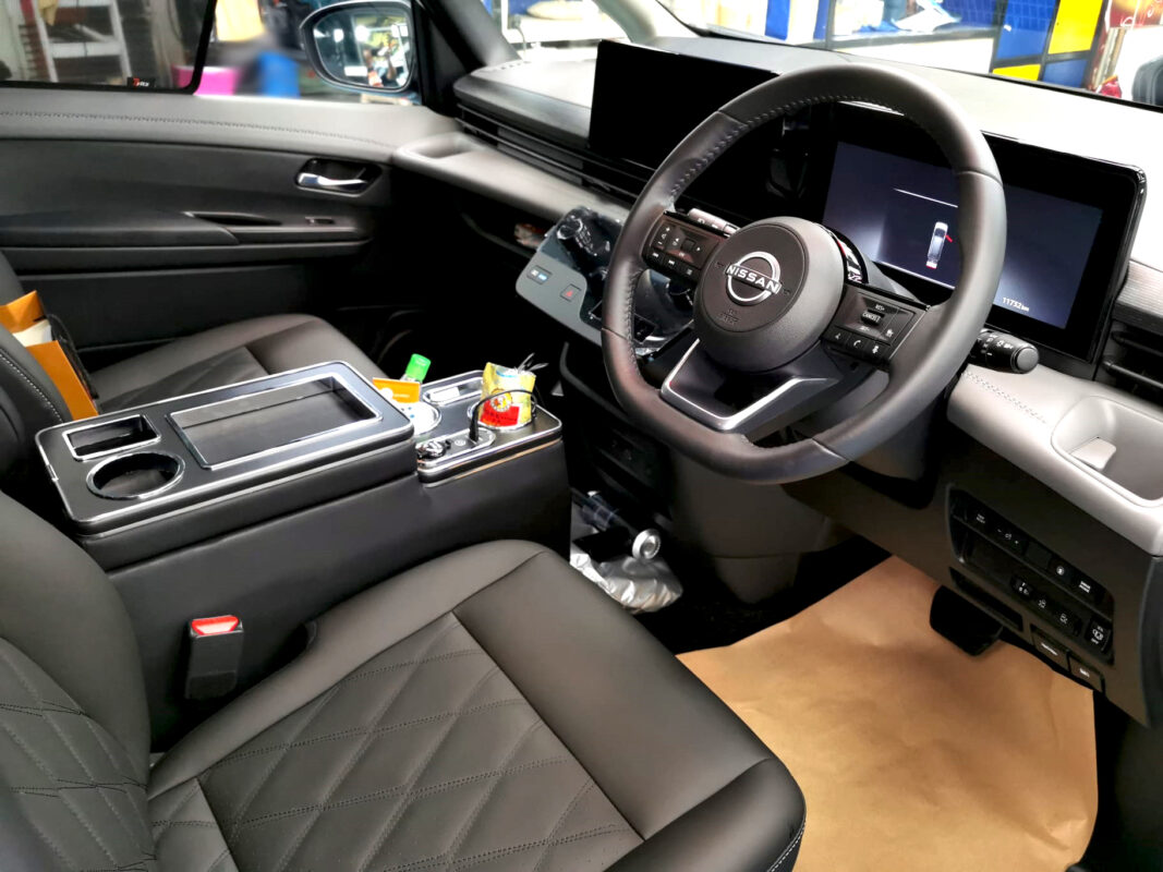 Detail of the Nissan Serena's bodywork sealed with ZeTough Ceramic.