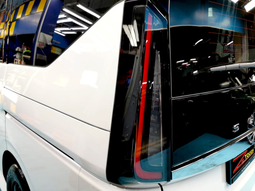 Side panel of the Nissan Serena with the ceramic finish locked in.