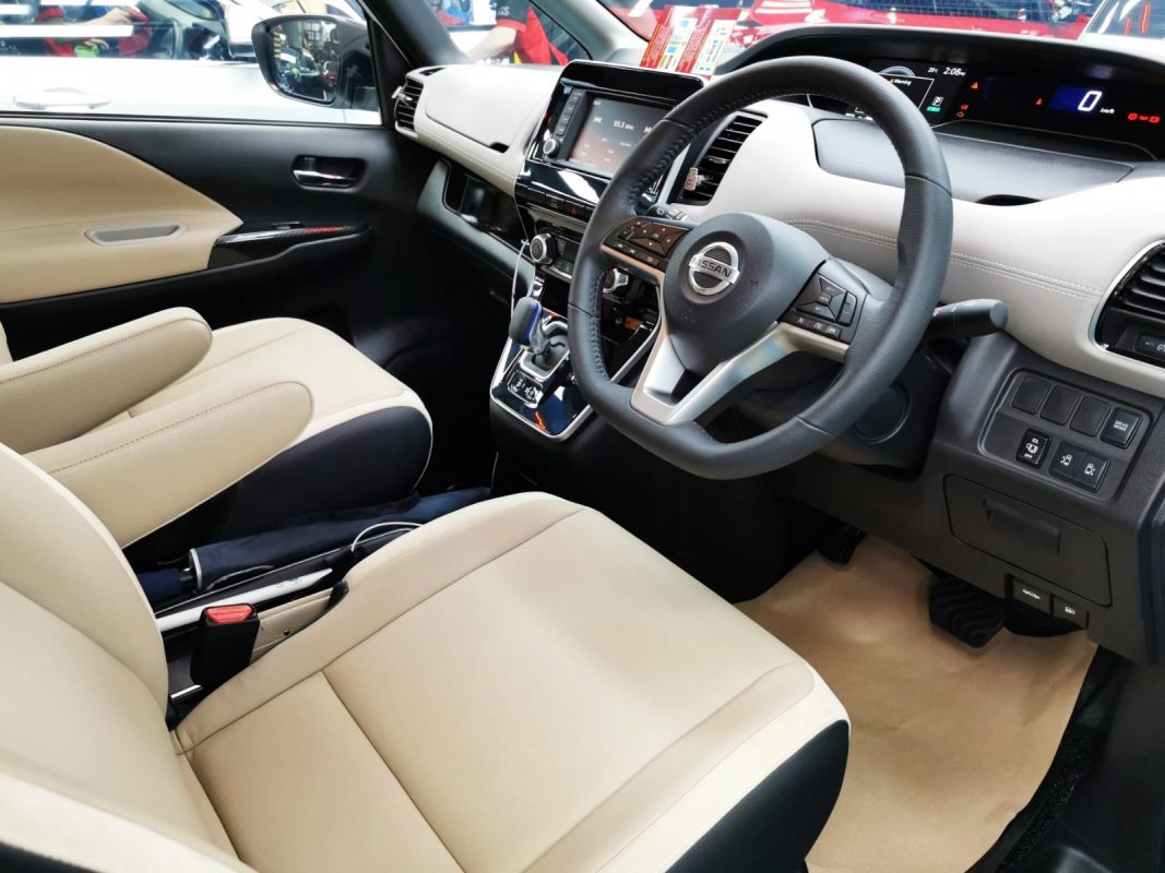 Front three-quarter view of the coated Nissan Serena.