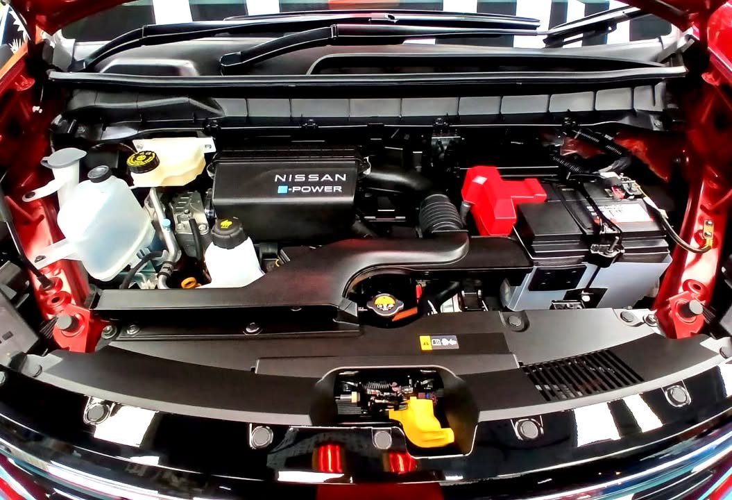 Clean e-Power engine bay of the Nissan Serena.