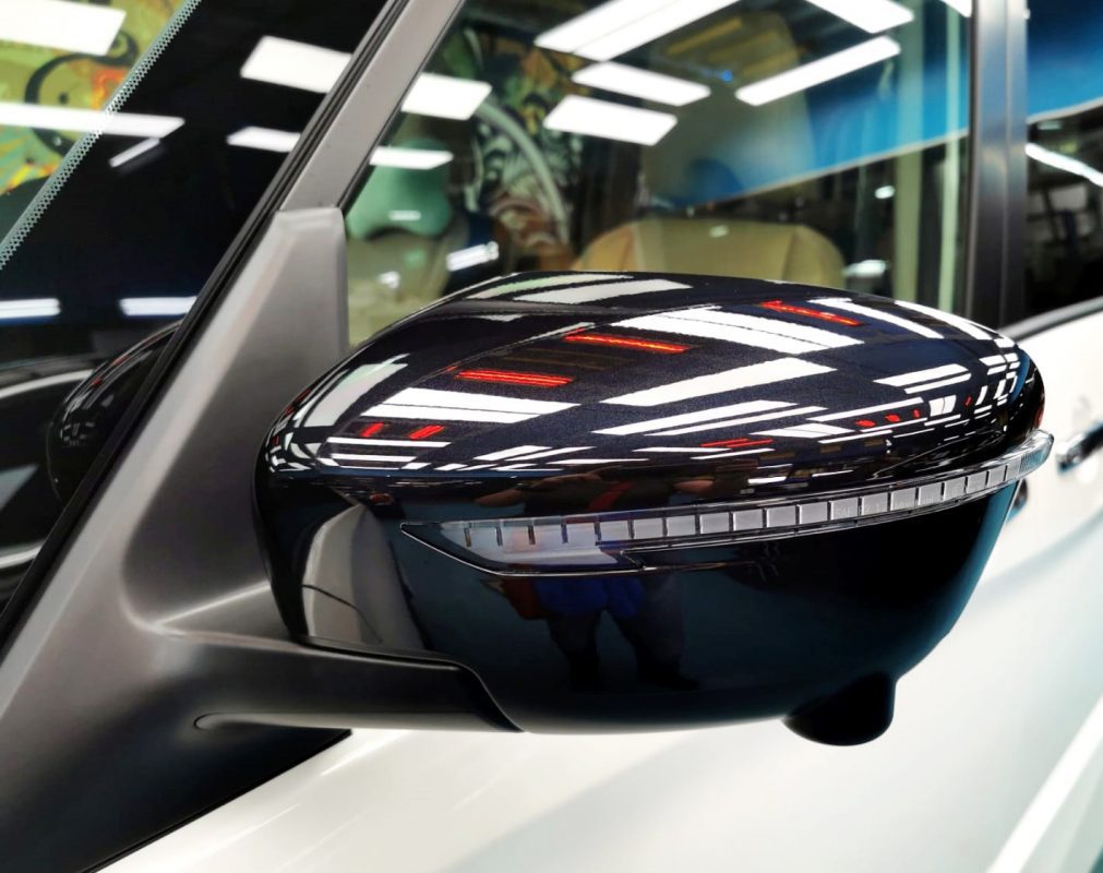 Side panel of the Nissan Serena with the titanium finish locked in.