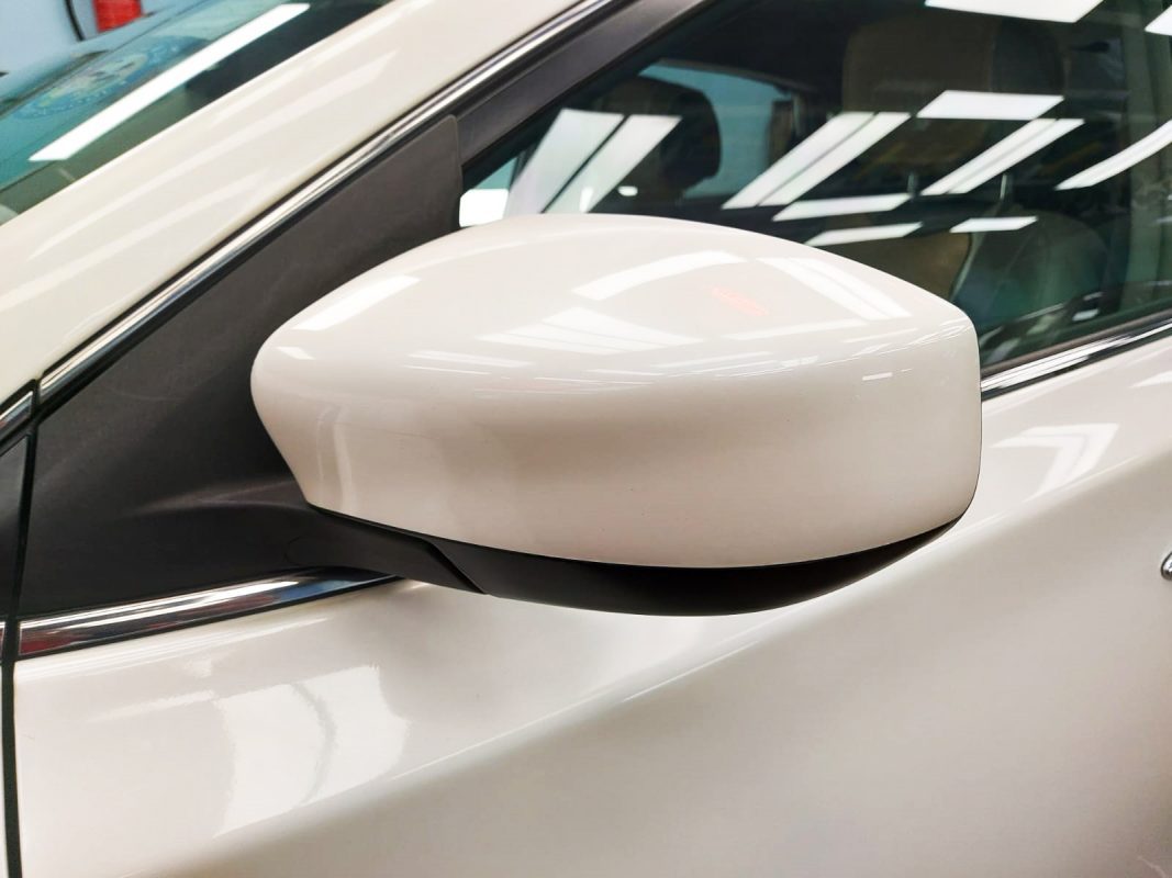 Side panel of the Sylphy with the titanium finish locked in.
