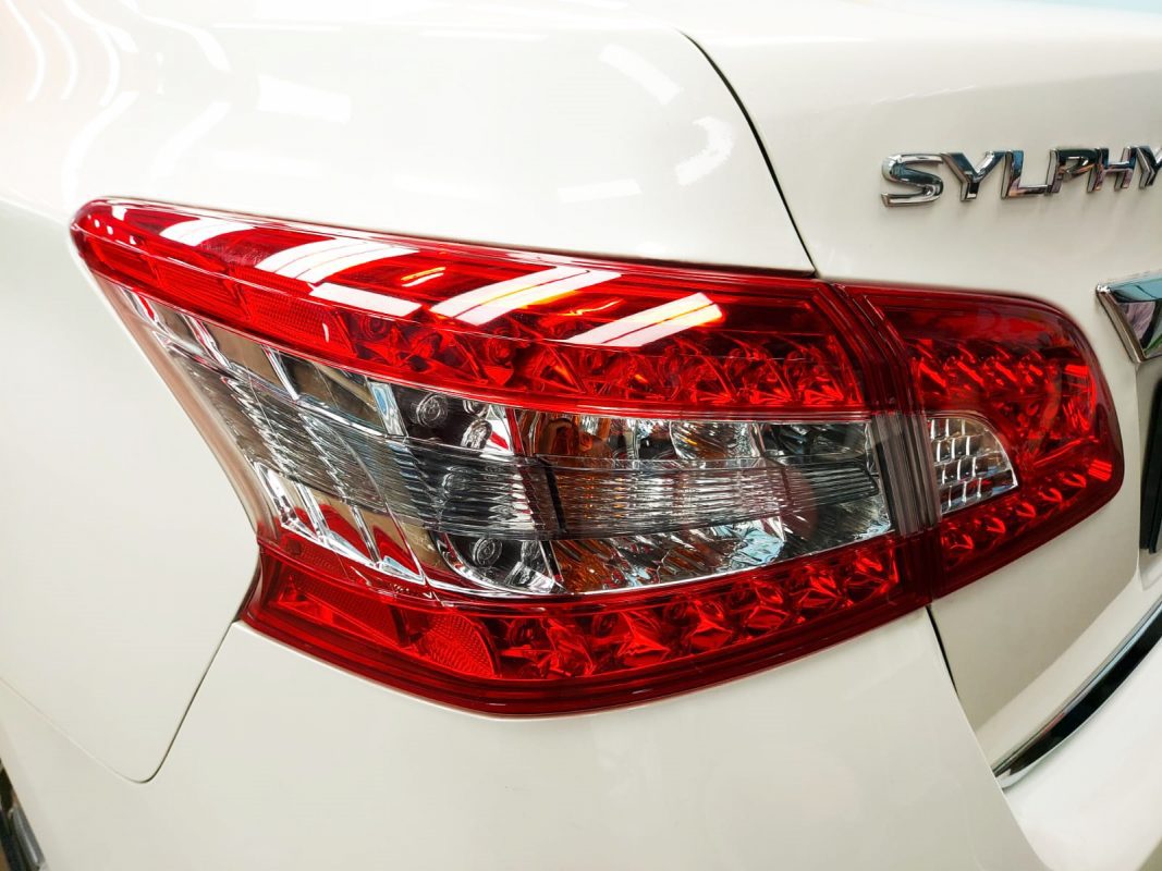Wheel and arch detail of the sealed Nissan Sylphy.