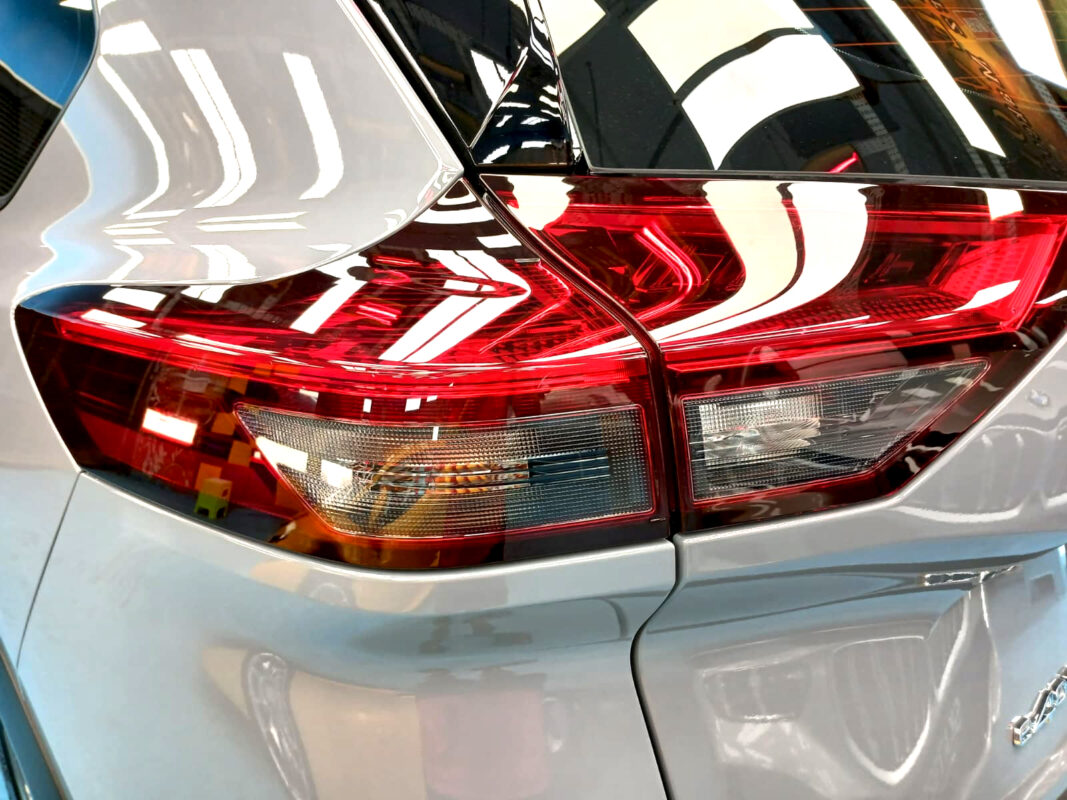 The finished Nissan X-Trail, glossy and protected.