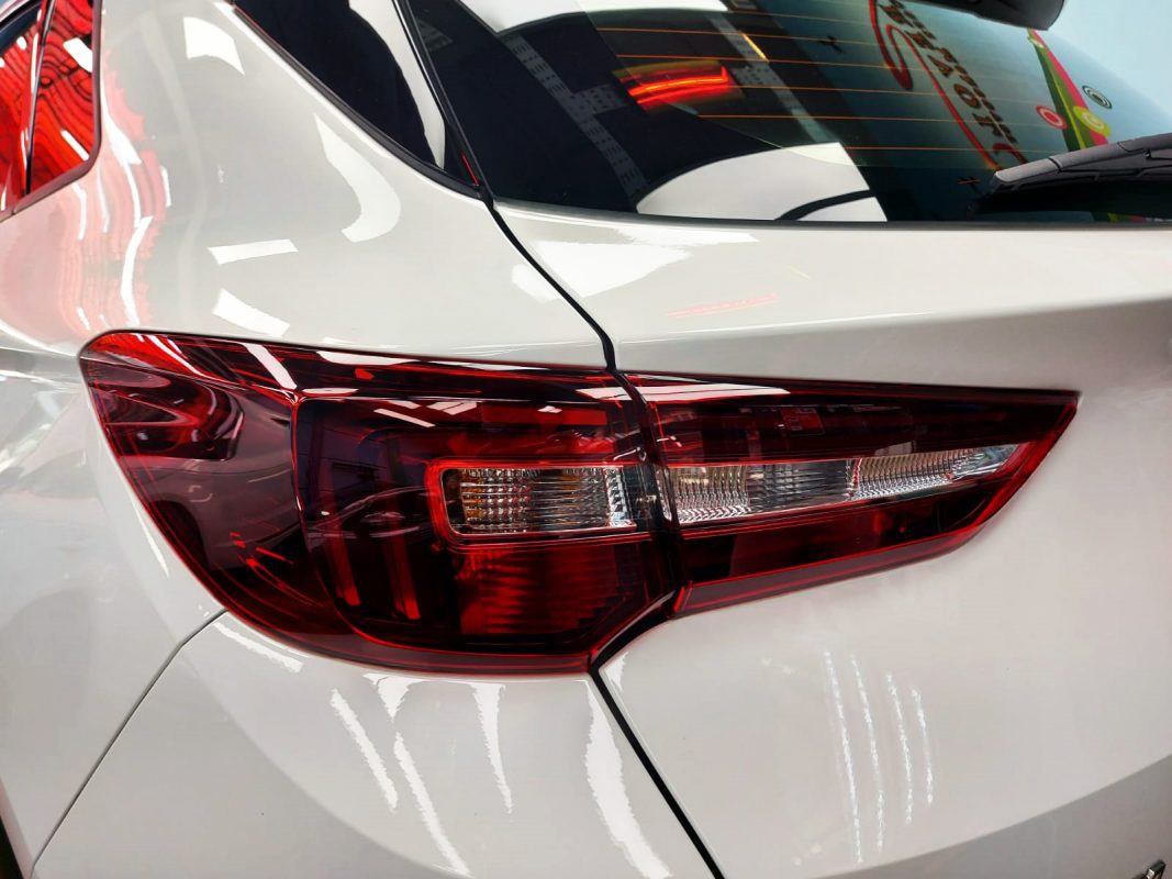 Wheel and arch detail of the sealed Opel Grandland X.
