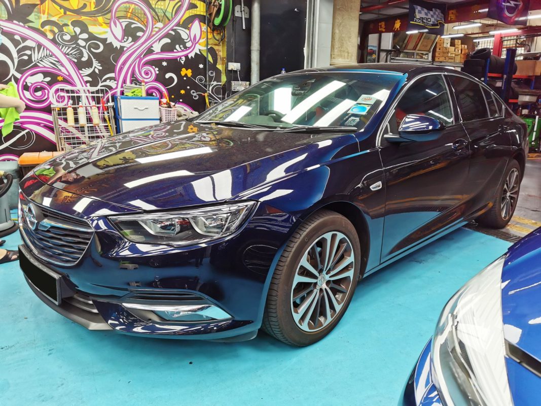 The Opel Insignia as it arrived at Revol Carz before the respray.