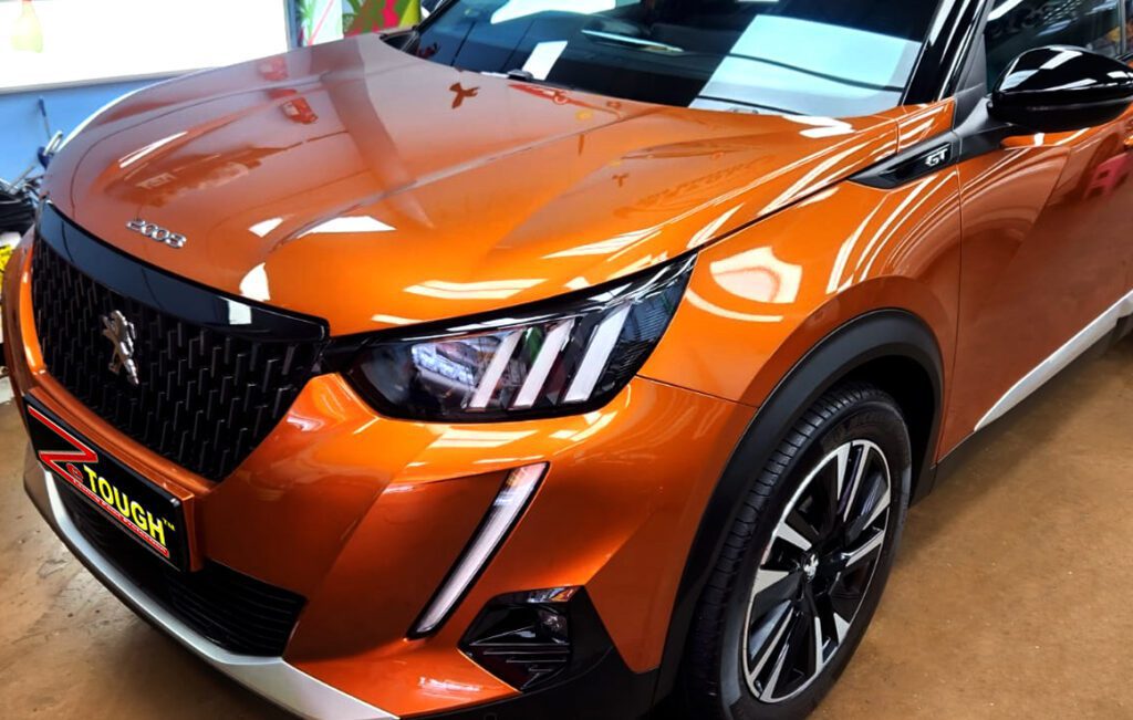 Side view of the Peugeot 2008 after the ceramic coating.