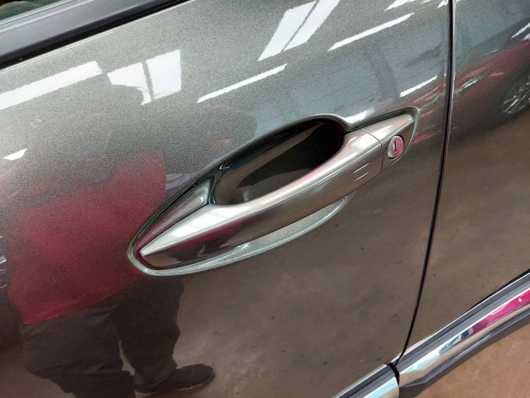 Front three-quarter view of the Peugeot 3008 after coating.
