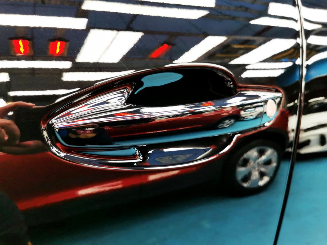 Front three-quarter view of the Peugeot 3008 after coating.