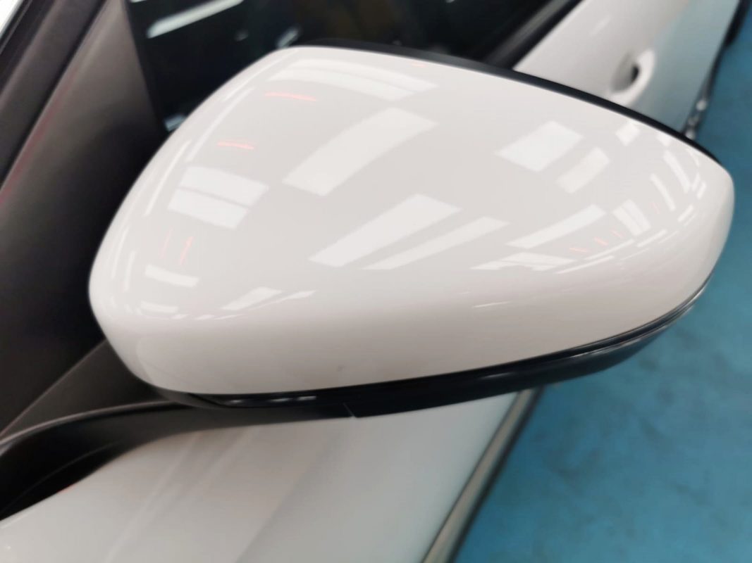 Rear quarter of the Peugeot 5008, glossy and protected.
